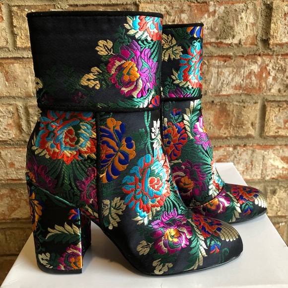 Steve Madden Shoes - Steve Madden Goldie Block Heel Mid Boot
